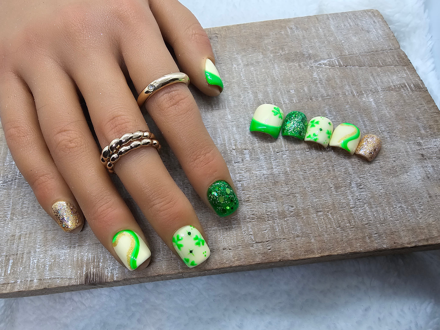 Clovers with Gold Under-nail