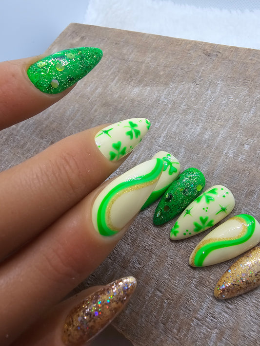 Clovers with Gold Under-nail